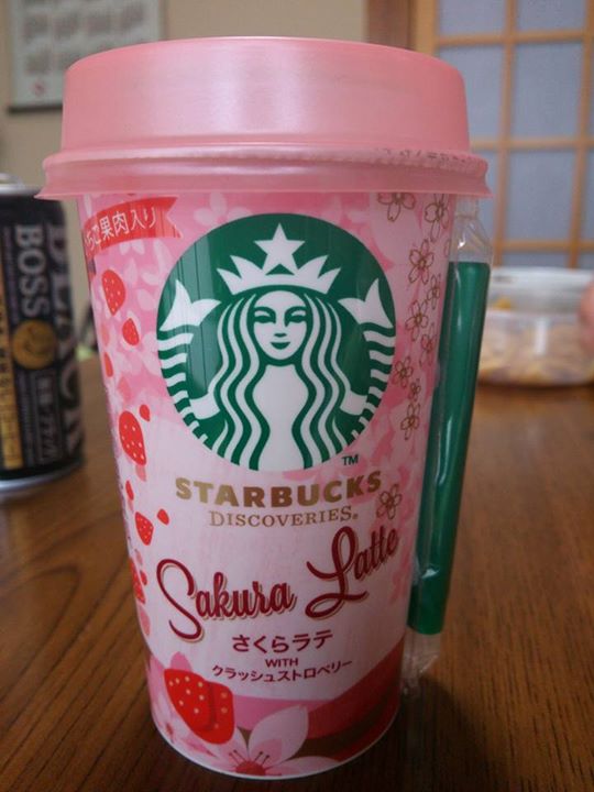 セブンイレブン&nbsp;ドリンク&nbsp;スターバックス ディスカバリーズ さくらラテ WITH クラッシュストロベリー