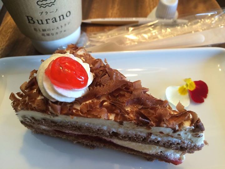 カフェBurano(ブラーノ) ケーキ・タルト シュベルツベルダー