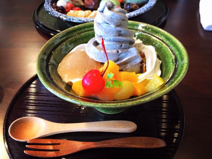 太郎茶屋鎌倉(タロウチャヤカマクラ) パフェ・サンデー みるくぷりん黒胡麻アイスパフェ、季節の贅沢パフェ