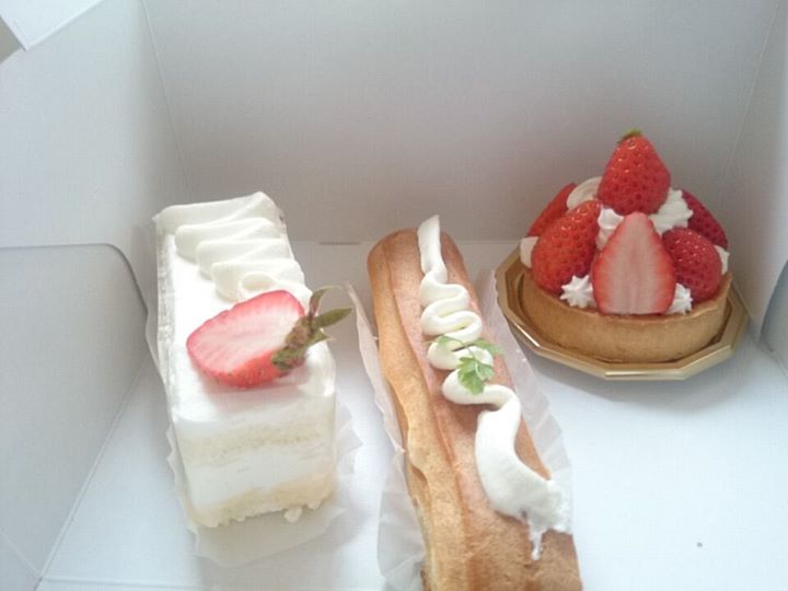 gâteaux maison un_brin(ガトーメゾン アンブラン) ケーキ・タルト イチゴのショートケーキ、イチゴのタルト、プチバトン
