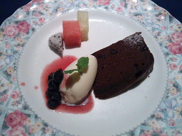 信州松代ロイヤルホテル&nbsp;その他スイーツ&nbsp;チョコレートケーキ、バニラアイス