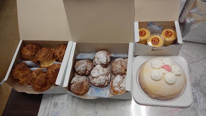 ちゃたまや シュークリーム,ケーキ・タルト,プリン おっぱいチーズ ホール、プリンシュー、卵シュー、名古屋コーチンプリン、桜シュー、モンブラン、ツインシュー、ジェラート