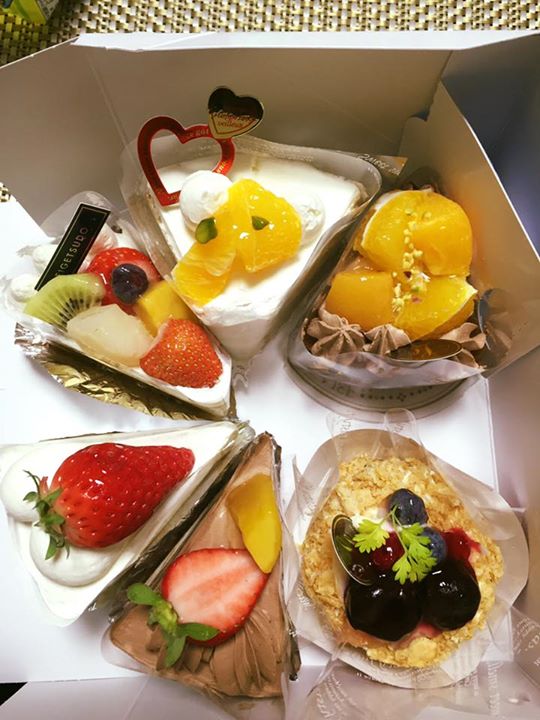 明月堂（メイゲツドウ）&nbsp;ケーキ・タルト&nbsp;フルーツいっぱいのショートケーキ、チョコレートケーキ他