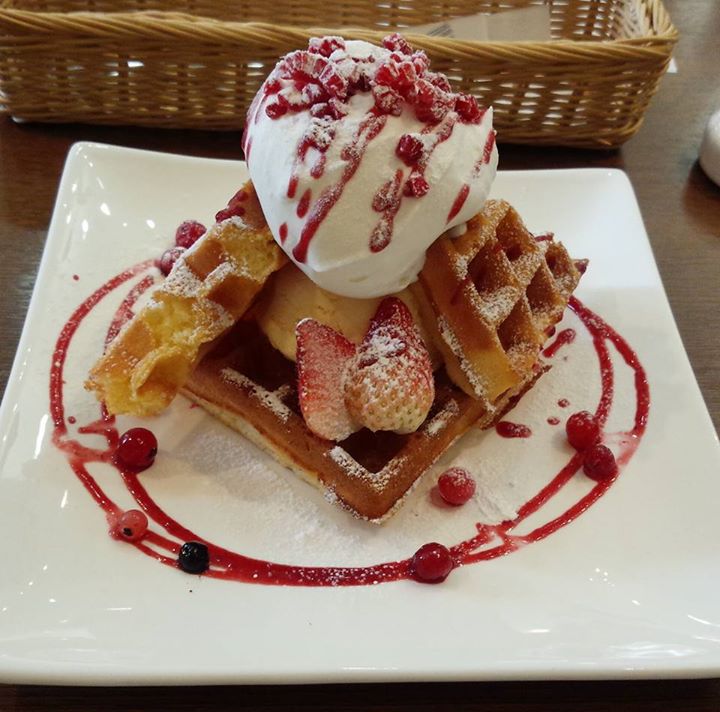 パティスリーヒラノ(cafe HIRANO) ワッフル ベリーベリーワッフル