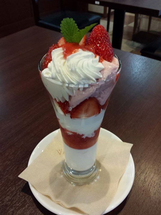 cafe VALEUR（カフェ ヴァルール）&nbsp;パフェ・サンデー&nbsp;とちおとめのイチゴパフェ