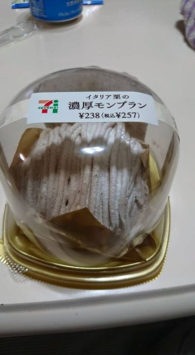 セブンイレブン&nbsp;ケーキ・タルト,その他スイーツ&nbsp;イタリア栗の濃厚モンブラン、もちぷにゃ