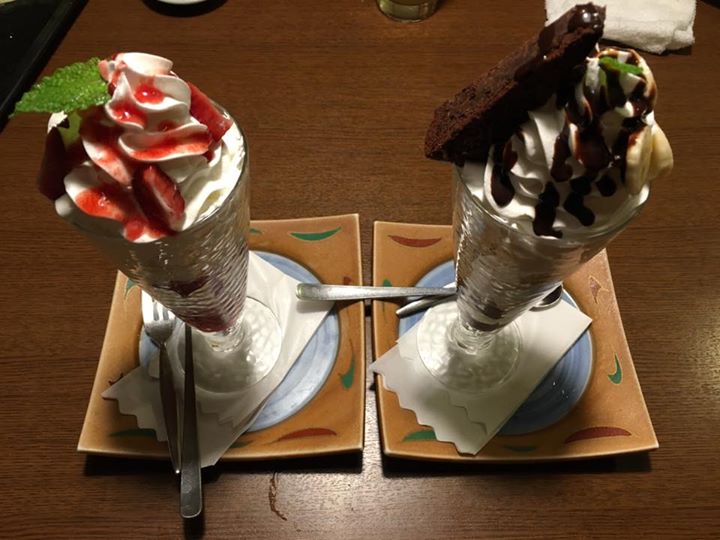 海山亭いっちょう パフェ・サンデー イチゴパフェ、チョコレートパフェ