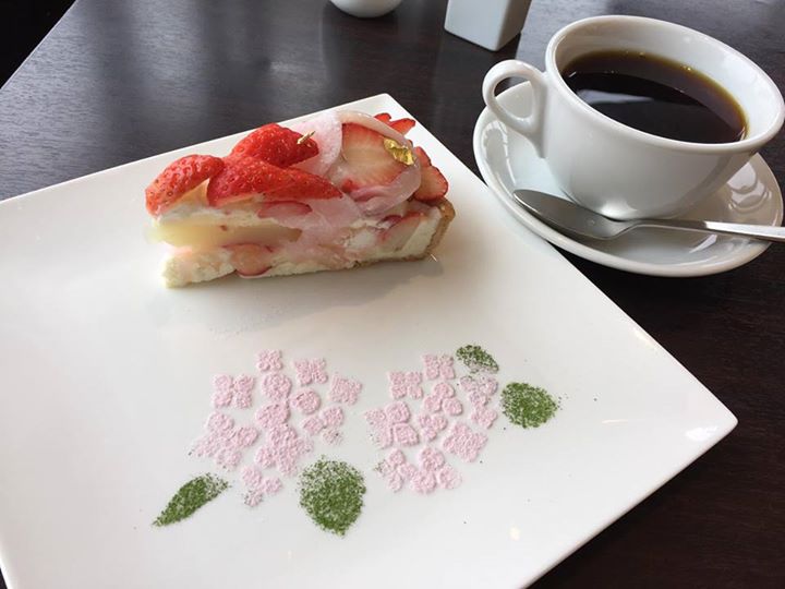 カフェコムサ(cafe commeca) ケーキ・タルト 季節限定の苺大福ケーキ