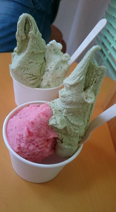 信州ジェラート with(ウィズ) アイス・ジェラート 桑の葉、生イチゴ、真島産パセリのアイス