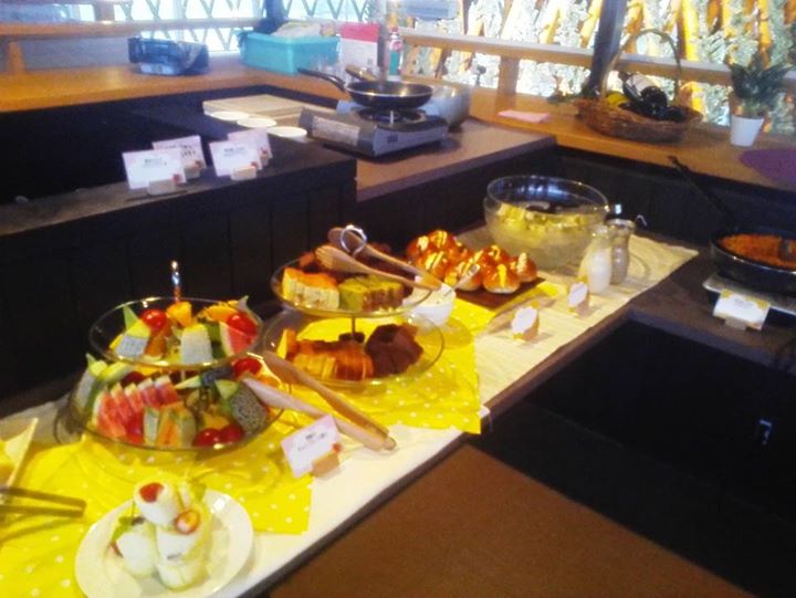 晴れた空のテラス&nbsp;ケーキ・タルト,ドリンク&nbsp;スイーツビュッフェ