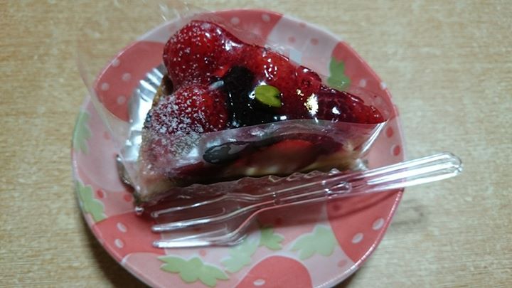 花岡（ハナオカ）&nbsp;ケーキ・タルト&nbsp;ベリーベリータルト