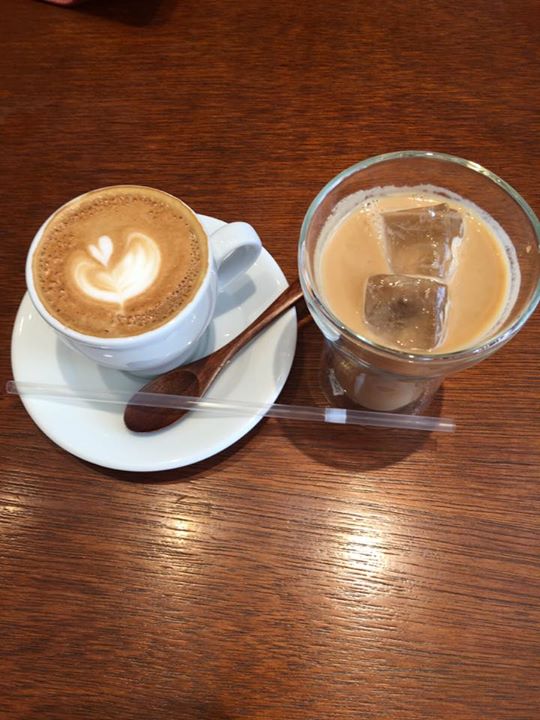 丸山珈琲（マルヤマコーヒー）&nbsp;ドリンク&nbsp;カプチーノとアイスラテ