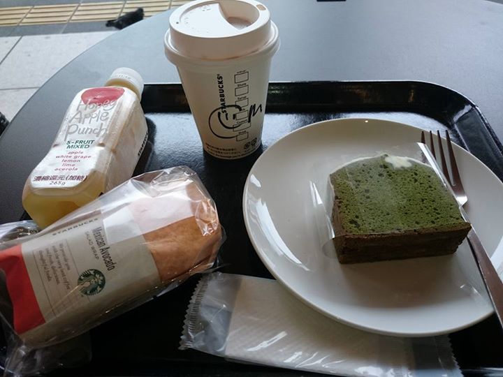 スターバックス コーヒー ジャパン（Starbucks Coffee Japan）&nbsp;ドリンク,ケーキ・タルト&nbsp;キャラメルマキアート、抹茶パウンドケーキ