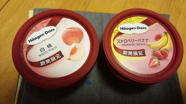 スーパー・コンビニ・その他 アイス・ジェラート ハーゲンダッツ期間限定(白桃、ストロベリーバナナ)