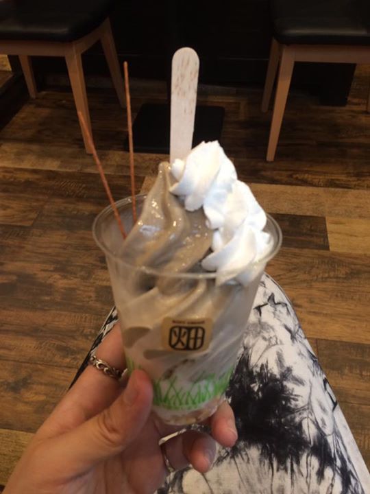 Vege Sweets Cafe CHILL OUT&SOFT CREAM畑(チルアウト アンド ソフトクリーム ハタケ) アイス・ジェラート ほうじ茶のソフトクリーム
ナッツ&バナナショコラ