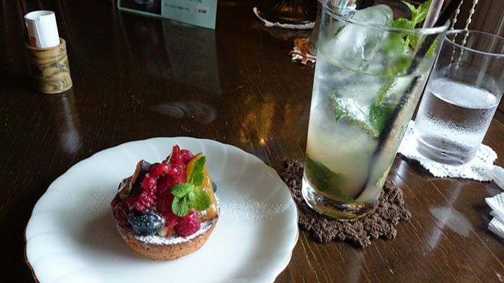スウィーツカフェ・ル・パステ ケーキ・タルト ベリーのタルト