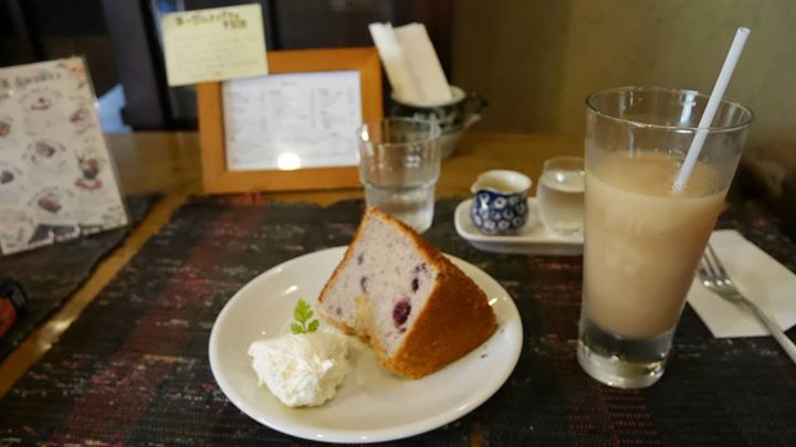 Café中寿美(ナカズミ) ケーキ・タルト ブルーベリーのシフォンケーキ