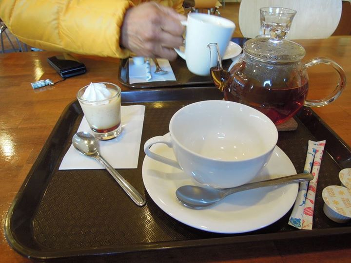かふぇ おきらく (cafe OKIRAKU) ワッフル,プリン ワッフル、紅茶、ミニプリン