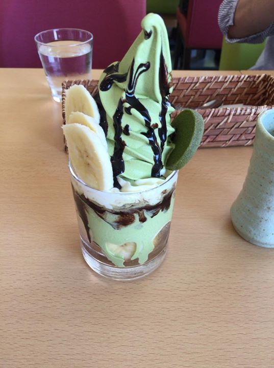 お茶元みはら胡蝶庵（コチョウアン）&nbsp;パフェ・サンデー&nbsp;チョコバナナの抹茶パフェ