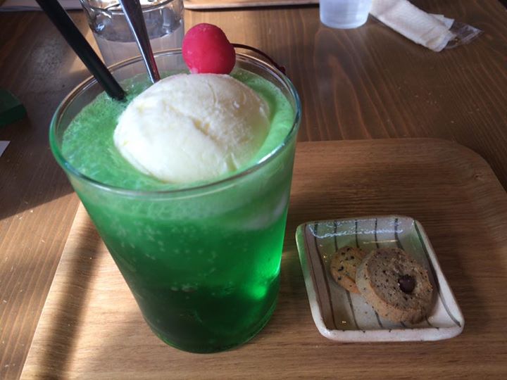 味遊cafe(ミユカフェ) ドリンク,クッキー クリームソーダ、手作りクッキー