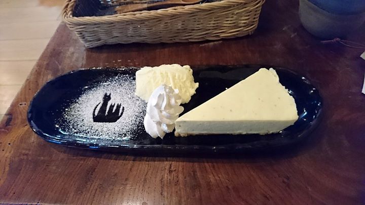 Cafe風和(フウワ) ケーキ・タルト お芋のレアチーズケーキ、ピスタチオロール