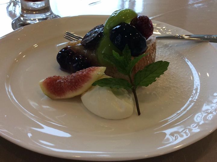 カフェぴろきち&nbsp;ケーキ・タルト&nbsp;ぶどうのタルト他