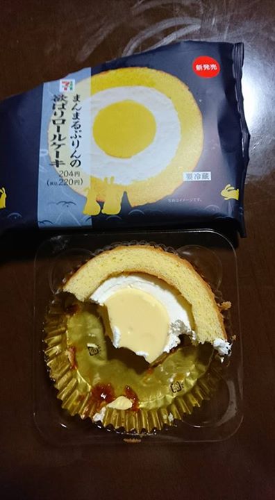 セブンイレブン&nbsp;ケーキ・タルト&nbsp;まんまるぷりんの欲ばりロールケーキ