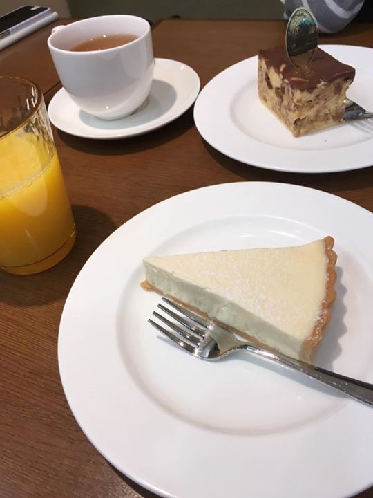 パティスリーヒラノ(cafe HIRANO) ケーキ・タルト チーズケーキ、ラムのケーキ
