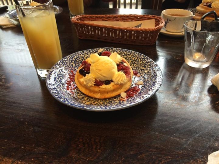 御馳走とんかつ 倭らく パンケーキ,ドリンク 季節のパンケーキとラフランスジュース