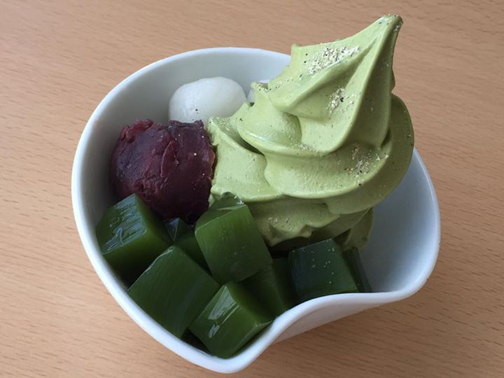 お茶元みはら胡蝶庵（コチョウアン）&nbsp;パフェ・サンデー&nbsp;秋限定のあんころソフト