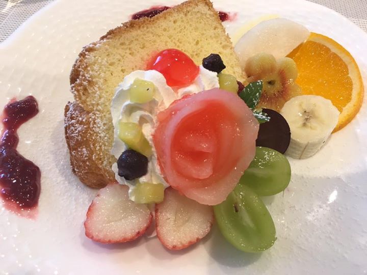 カフェ ドーン(Caf'e DAWN) ケーキ・タルト フルーツのシフォンケーキ、パウンドケーキ
