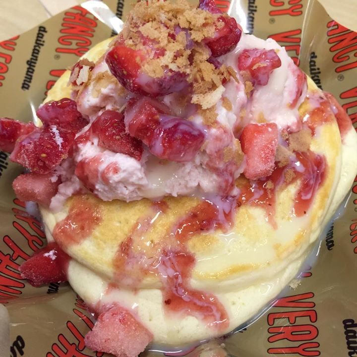 スシロー&nbsp;パンケーキ&nbsp;苺のふわとろパンケーキ