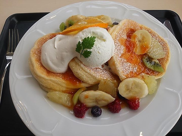 カフェことのは パンケーキ よくばりフルーツふわふわパンケーキのジェラート付き