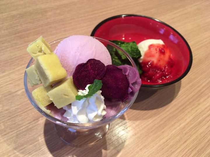 大戸屋(オオトヤ) パフェ・サンデー,わらび餅 紫いものパフェ、宇治抹茶わらび餅
