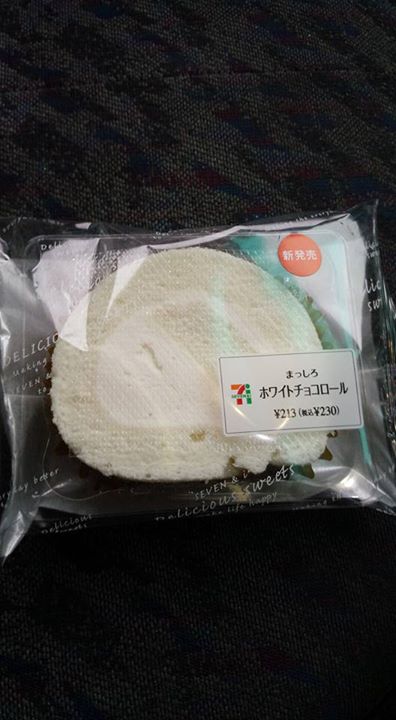 セブンイレブン&nbsp;ケーキ・タルト,パフェ・サンデー&nbsp;ホワイトチョコロール、苺みるくの和ぱふぇ