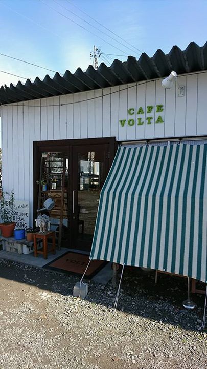 CAFE VOLTA（カフェ ヴォルタ）&nbsp;ケーキ・タルト,スコーン&nbsp;ピーナッツバターのレアチーズケーキ、ラムレーズンとクリームチーズのスコーン