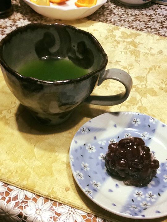 新鶴本店（シンツルホンテン）&nbsp;和菓子&nbsp;小豆のお餅（白あん入り）
