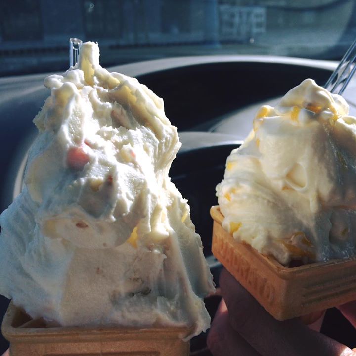 豊上モンテリア（Monte Area）&nbsp;アイス・ジェラート&nbsp;ストロベリーショートケーキとはっさくのジェラート