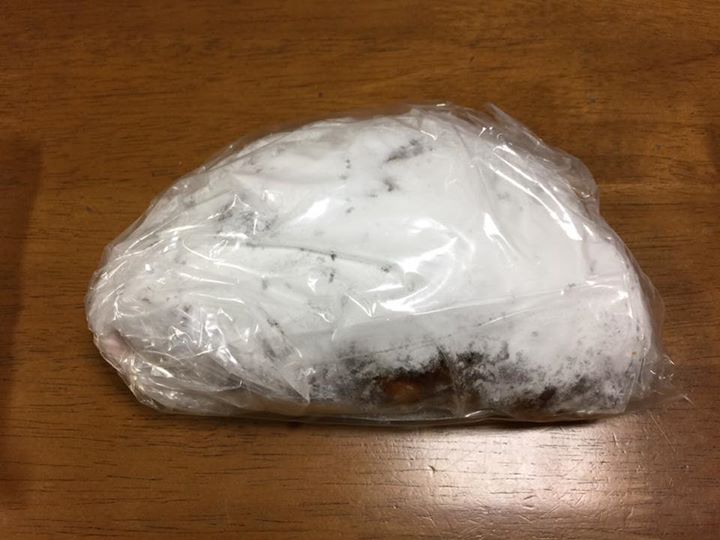 木とパンの工房 木麦(コムギ) パン シュトーレン、セブンイレブンのミニシュトレン