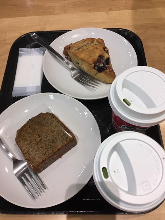 スターバックス コーヒー ジャパン(Starbucks Coffee Japan) ケーキ・タルト,ドリンク,スコーン ホワイト抹茶ラテとアールグレイのパウンドケーキ、スコーン、マカロンのクリスマスケーキ