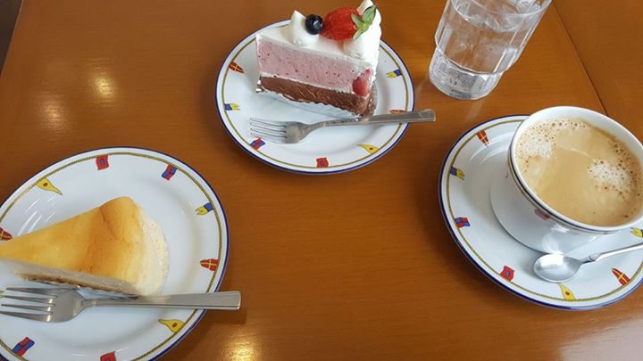 菓子工房クローバー ケーキ・タルト 苺のショートケーキ、チーズケーキ