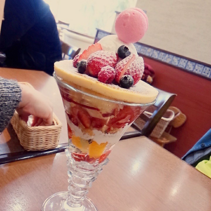 パティスリーヒラノ(cafe HIRANO) パフェ・サンデー ブリュレパフェ