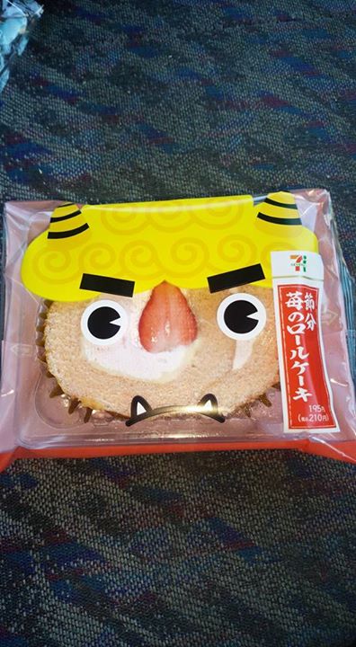 セブンイレブン ケーキ・タルト 節分 苺のロールケーキ