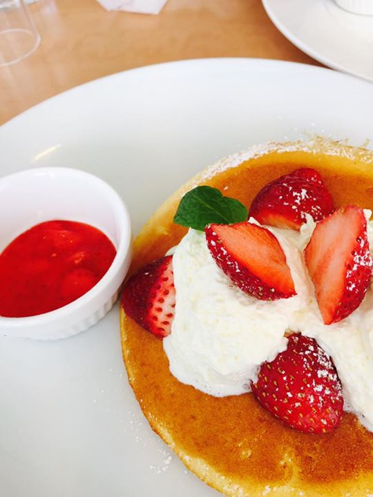 ガスト&nbsp;パンケーキ&nbsp;いちごとマルカルポーネのパンケーキ