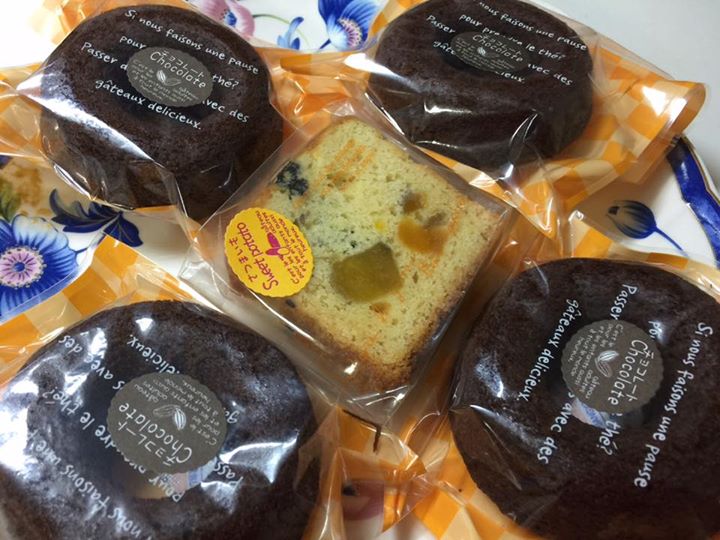 ケーキ屋SUN(サン) ドーナツ,ケーキ・タルト 焼きドーナツチョコ、おいものケーキ
