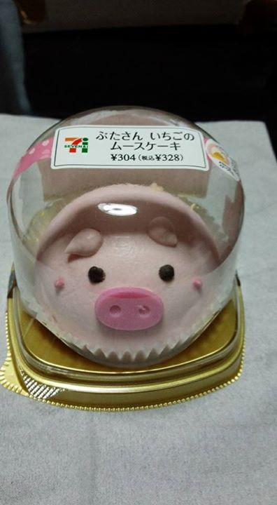 セブンイレブン&nbsp;ケーキ・タルト&nbsp;ぶたさん いちごのムースケーキ