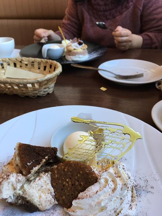 ナポリの食卓&nbsp;その他スイーツ,ケーキ・タルト&nbsp;ティラミス、モンブラン、イチゴソースかけ