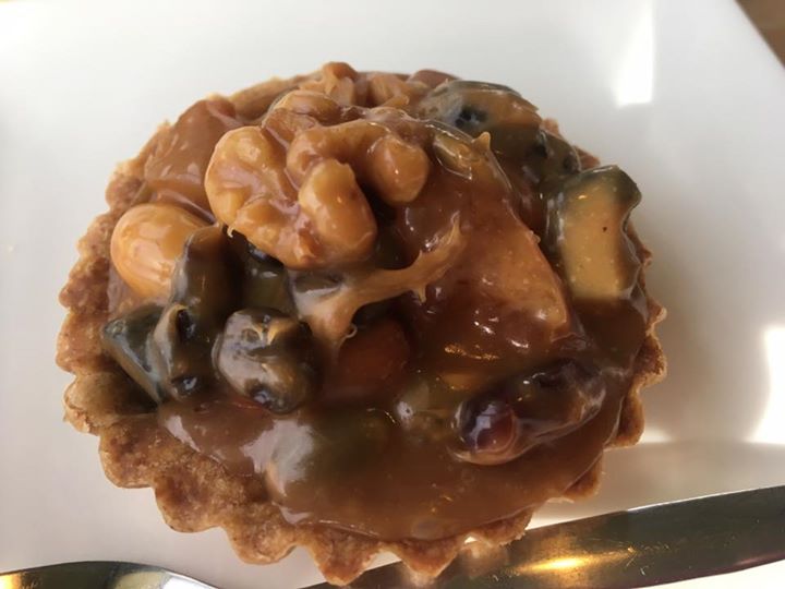 カフェぐーと ケーキ・タルト,クッキー,スコーン キャラメルタルト、胡麻ぷりん、アイシングクッキー、チョコのスコーン