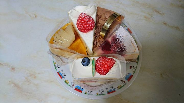 りんごの木(リンゴノキ) ケーキ・タルト いちごショート、チョコレートケーキ他