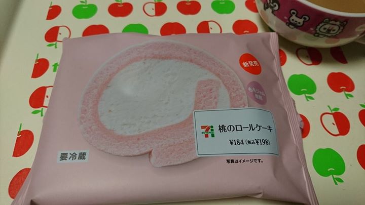 セブンイレブン ケーキ・タルト 桃のロールケーキ